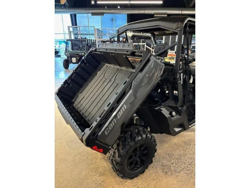 2024 Can-Am Defender XT HD10 thumbnail 2