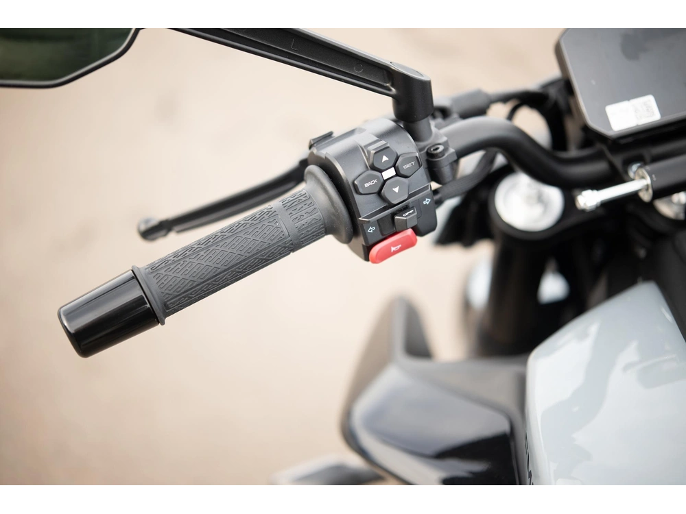 2026 Cfmoto 675nk alt