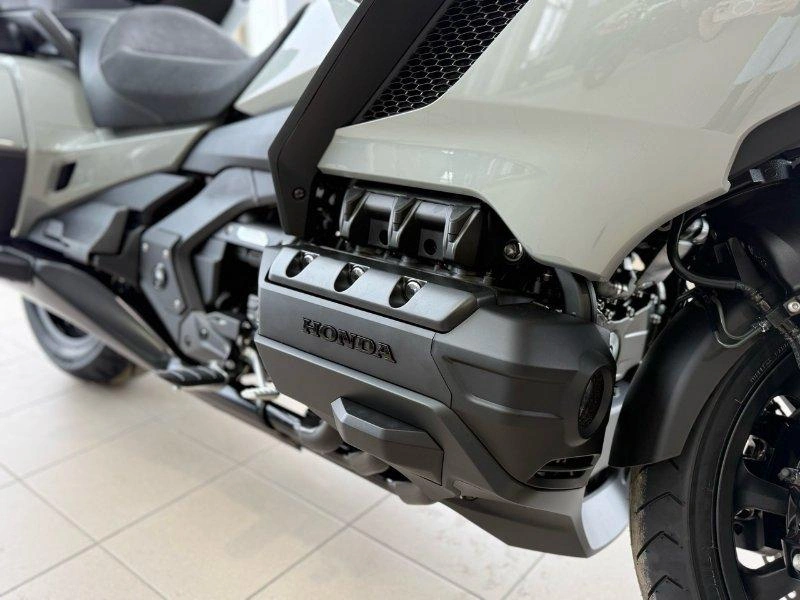 Honda Gold Wing Tour Dct 2026 alt