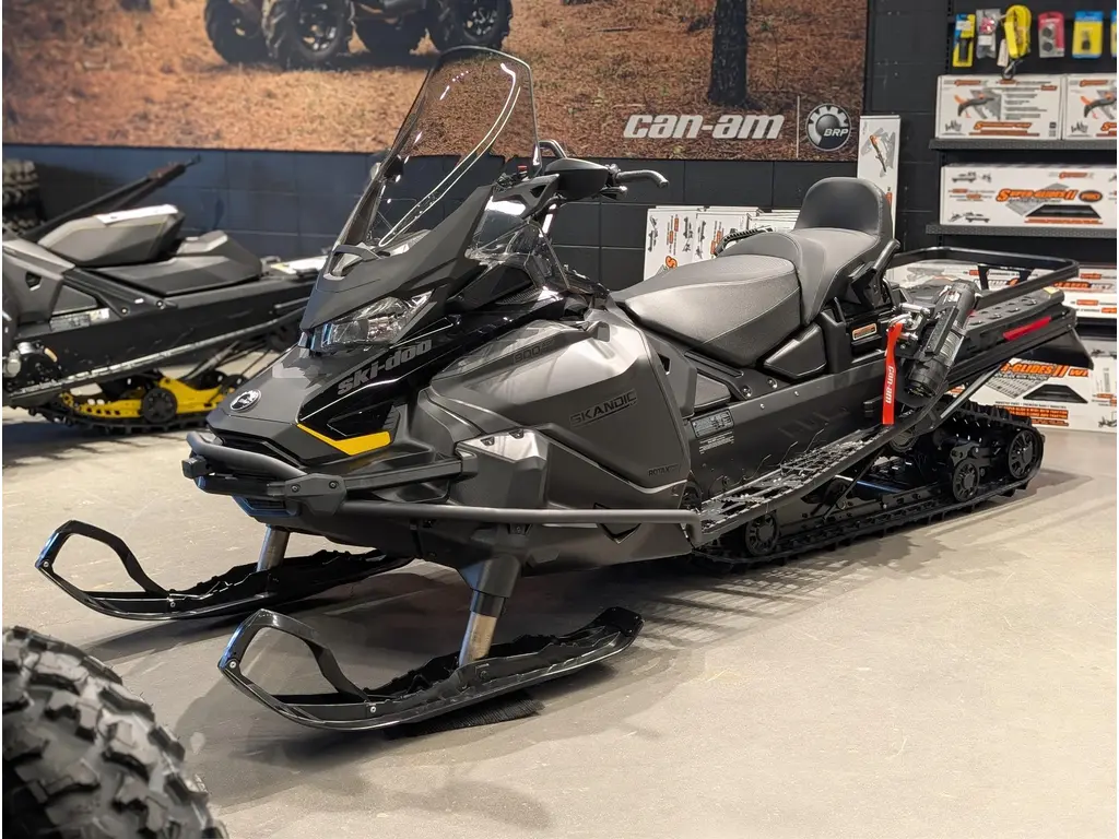 2026 Ski-Doo SKANDIC LE 20" 900 ACE Silent Cobra 1.5" E.S.