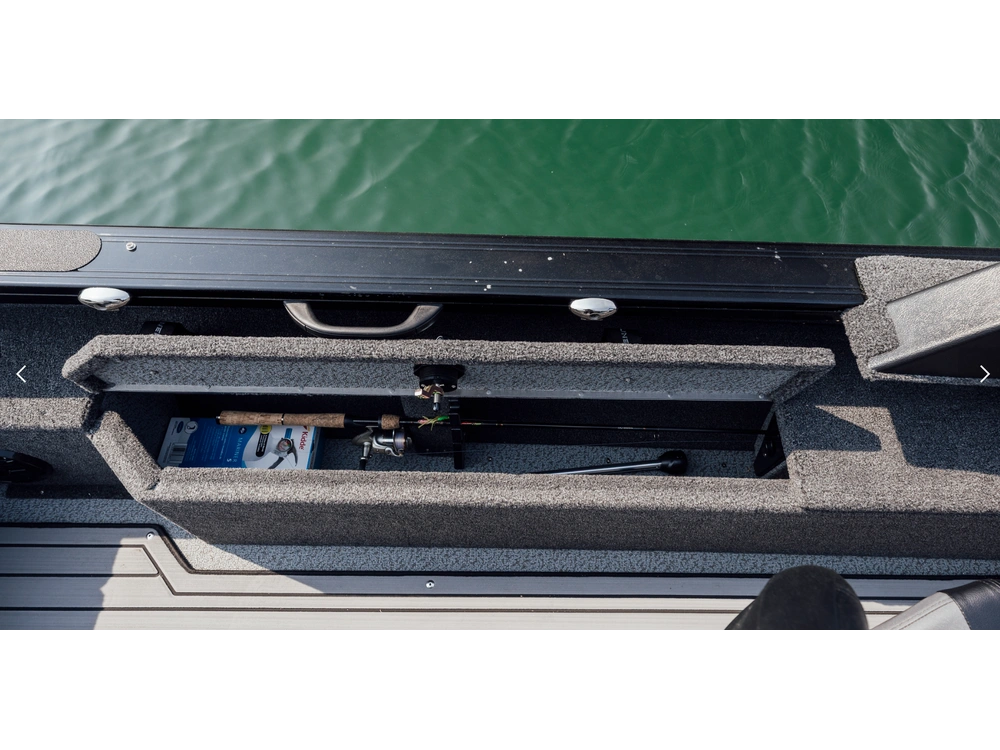 2026 Crestliner 2050 Fish Hawk Wt alt