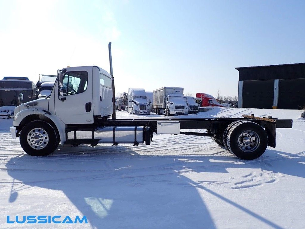 Freightliner M2106 2011