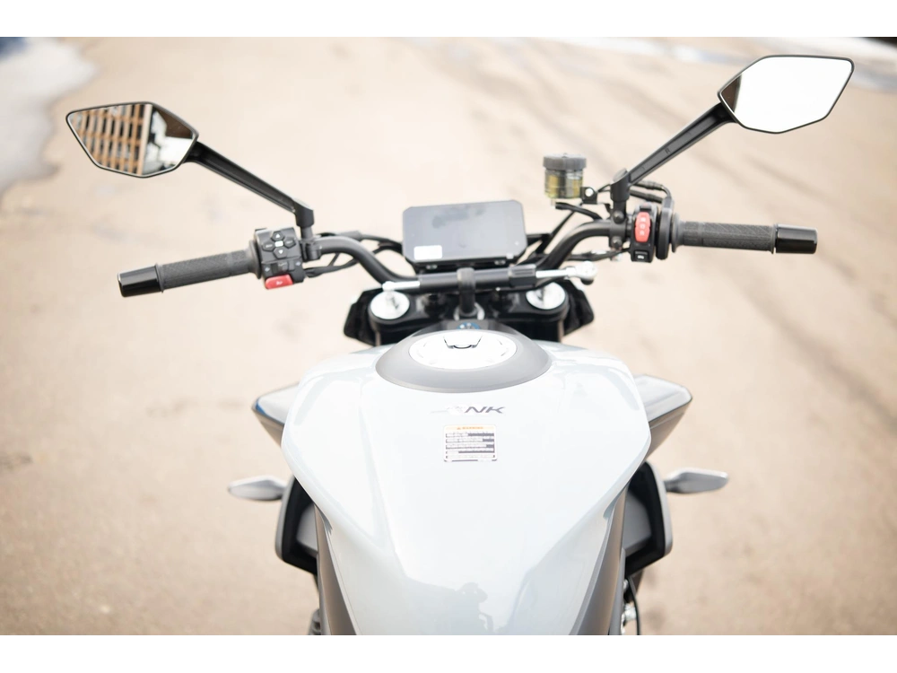 2026 Cfmoto 675nk alt