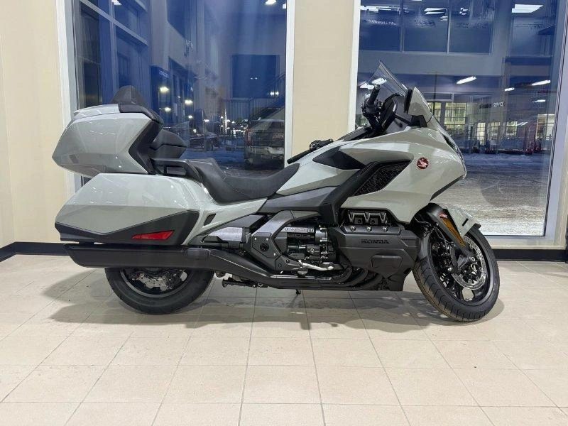 Honda Gold Wing Tour Dct 2026 alt