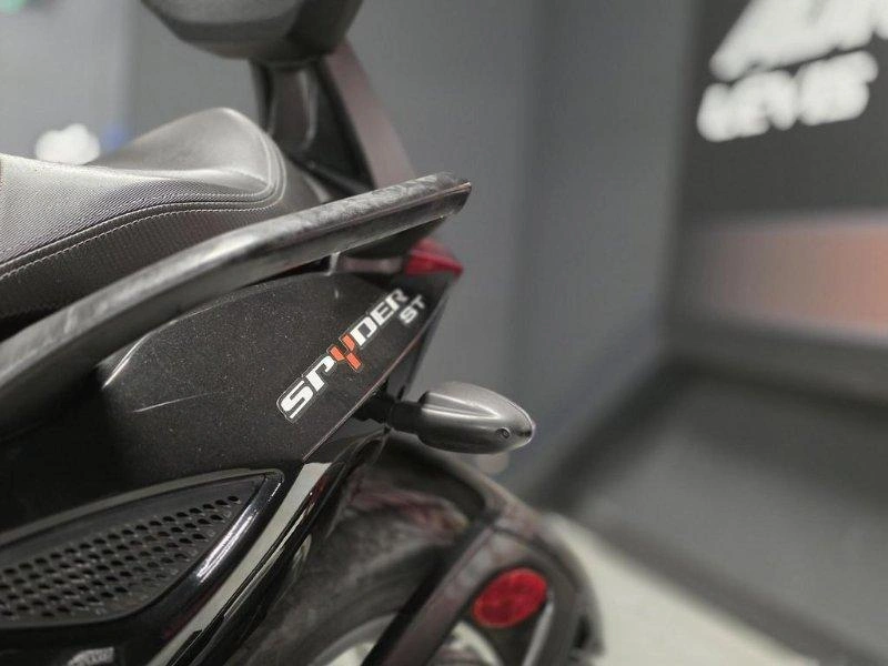 Can-am Spyder St 2013 alt