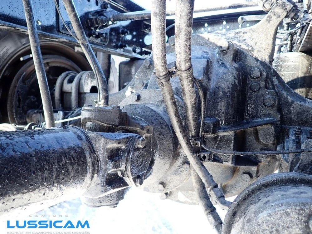 Freightliner M2106 2011