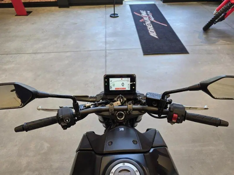 2025 Honda CB750 ABS thumbnail 12