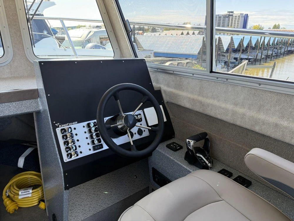 2025 Kingfisher 2725 Xrs alt