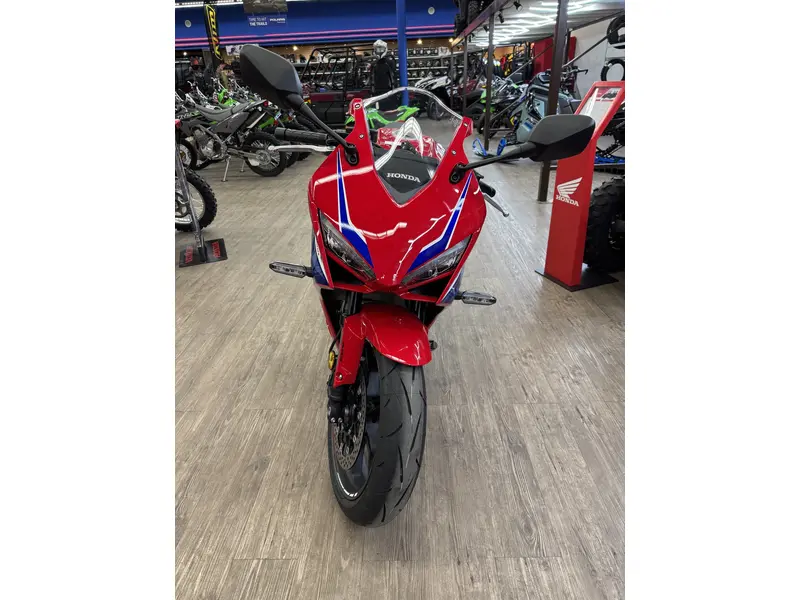 2026 Honda CBR650R E-Clutch (ABS)