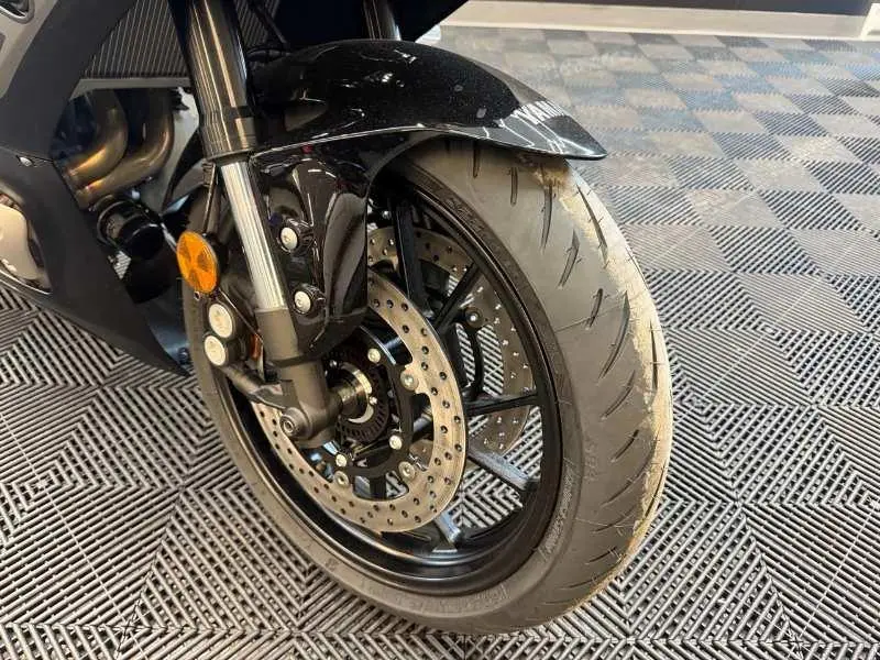 2025 Yamaha YZF-R7 thumbnail 13