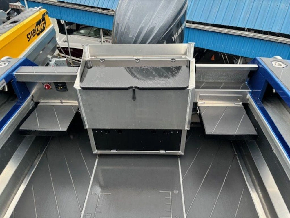 2023 Other 2250 Ultra Centrecab alt