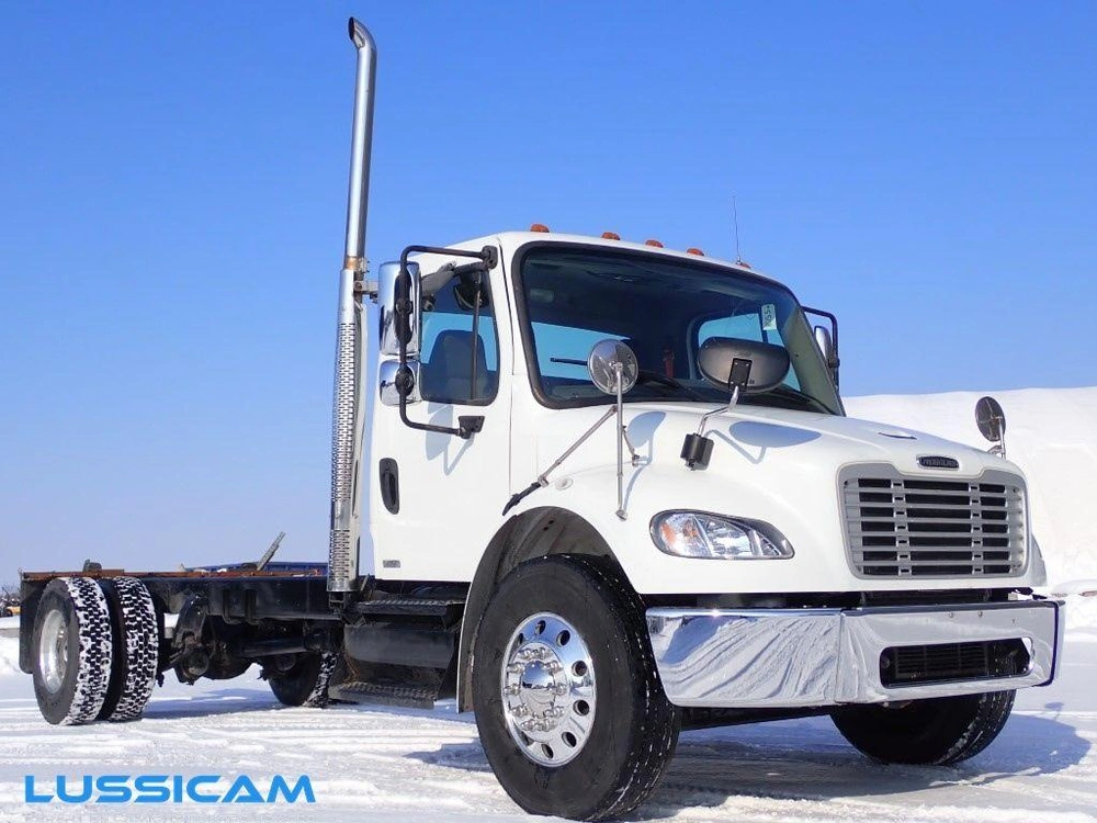 Freightliner M2106 2011