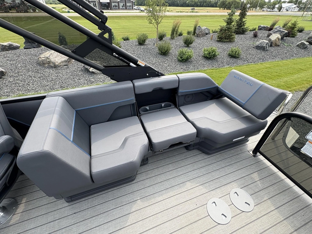 2025 Manitou Explore 24 Switchback Trifold 300 Mercury & Trailer alt