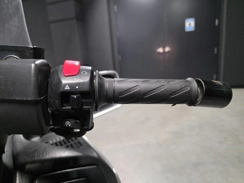 Suzuki Burgman 650 2005 alt