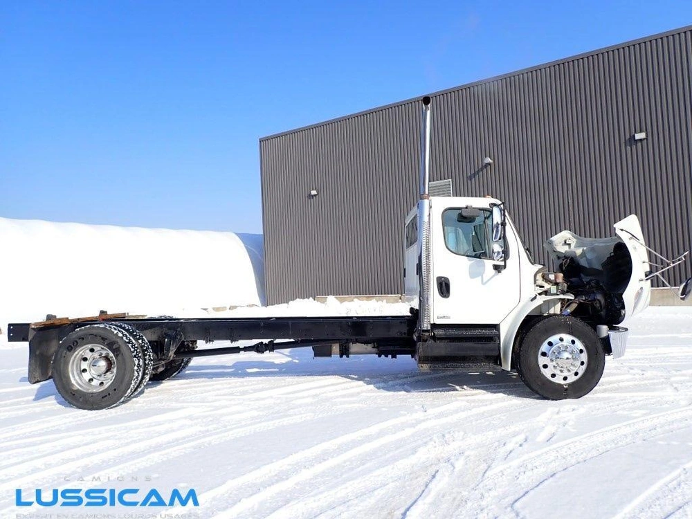 Freightliner M2106 2011