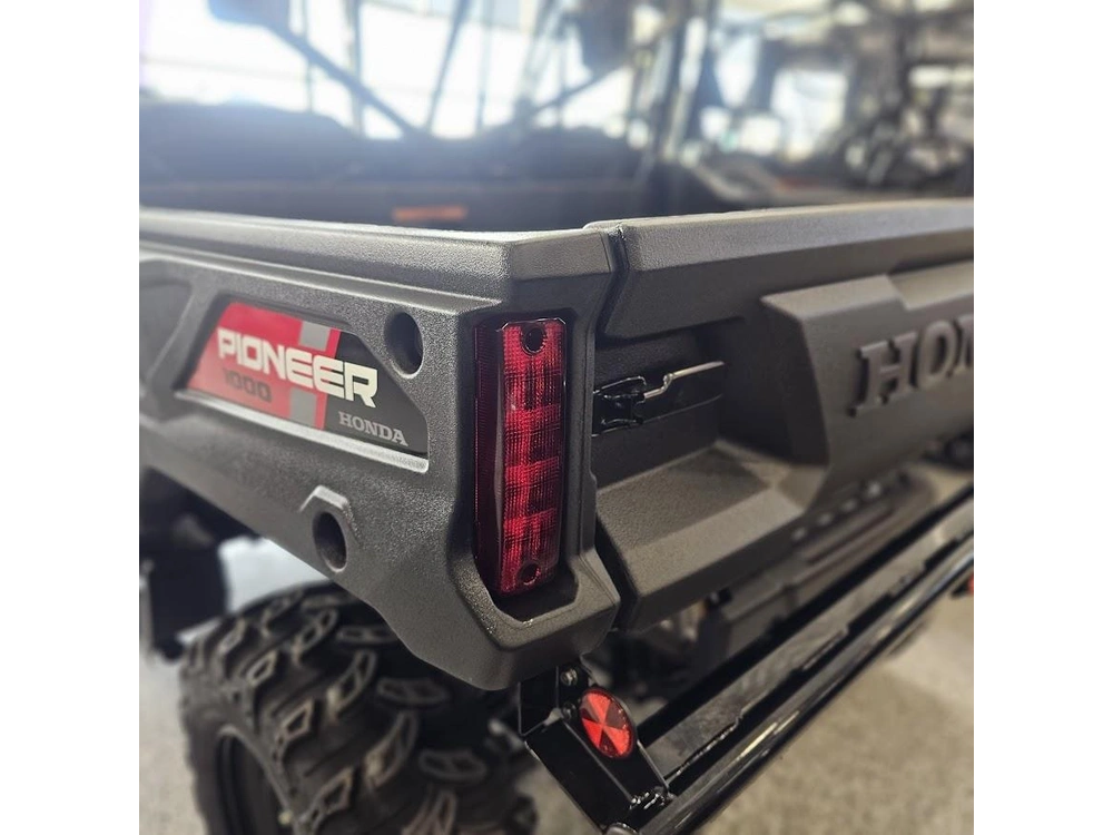 2025 Honda Pioneer 1000 Base alt
