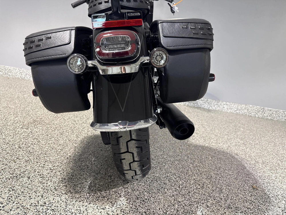 2026 Harley-davidson Flhcs - Heritage Classic alt