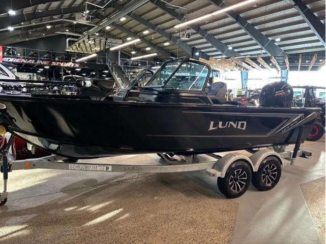 Lund Boat Co 1875 Impact Xs 2026 alt