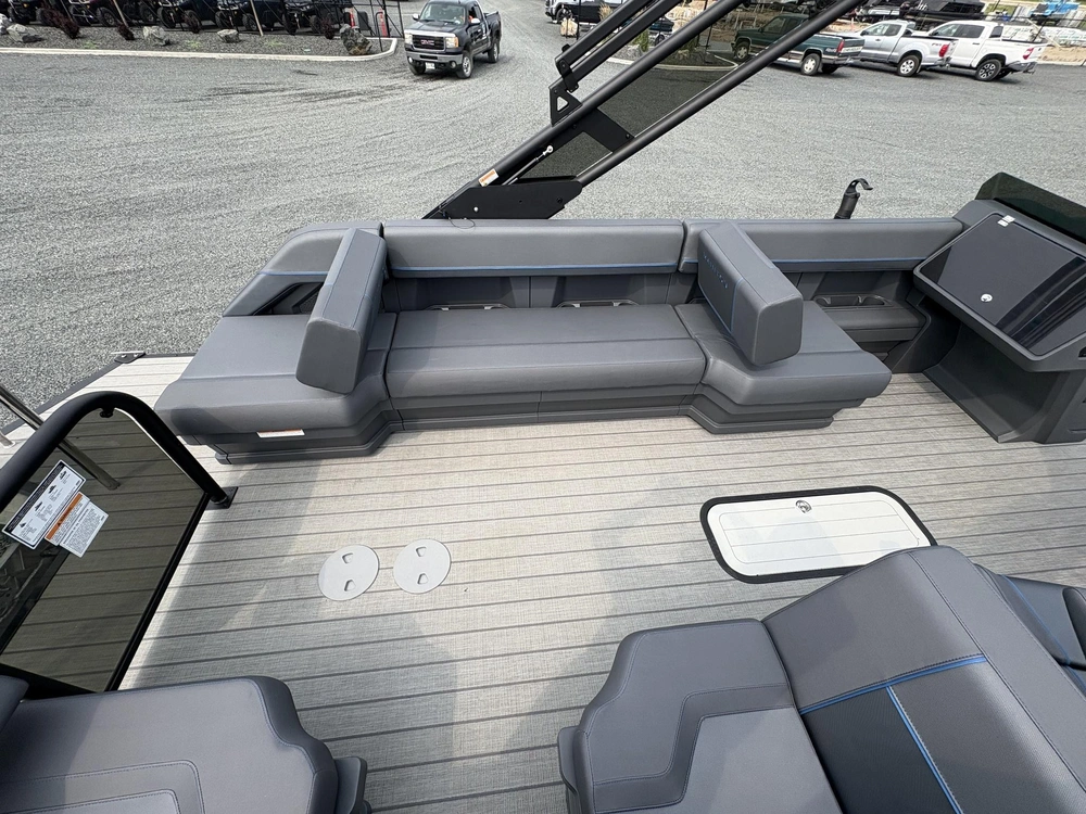 2025 Manitou Explore 24 Switchback Trifold 300 Mercury & Trailer alt