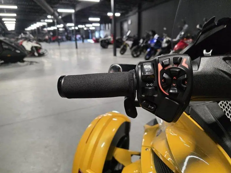 Can-Am SPYDER ST-S 2013
