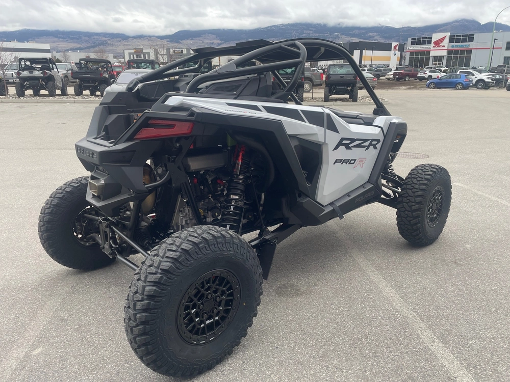 2026 Polaris Rzr Pro R Ultimate - Ghost White Metallic alt