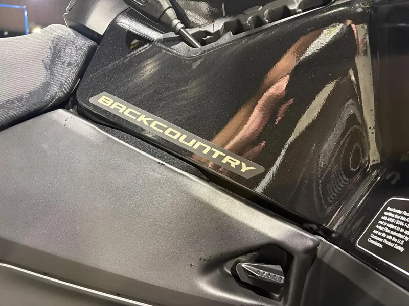 2026 Can-Am Outlander MAX 6X6 Backcountry 1000R