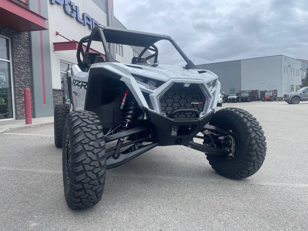 2026 Polaris Rzr Pro R Ultimate - Ghost White Metallic alt