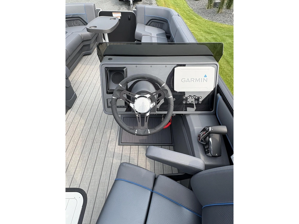 2025 Manitou Explore 24 Switchback Trifold 300 Mercury & Trailer alt