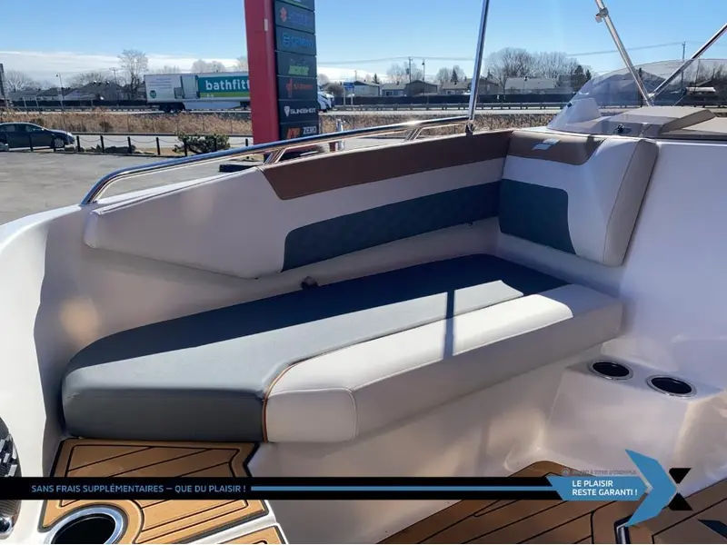 2025 STARCRAFT SVX 171 OB 90HP deck boat bateau Ponté