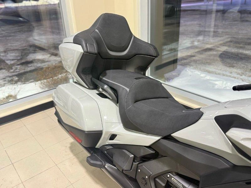 Honda Gold Wing Tour Dct 2026 alt