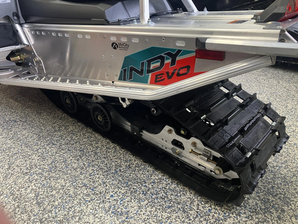 2024 Polaris 550 Indy Evo 121 alt