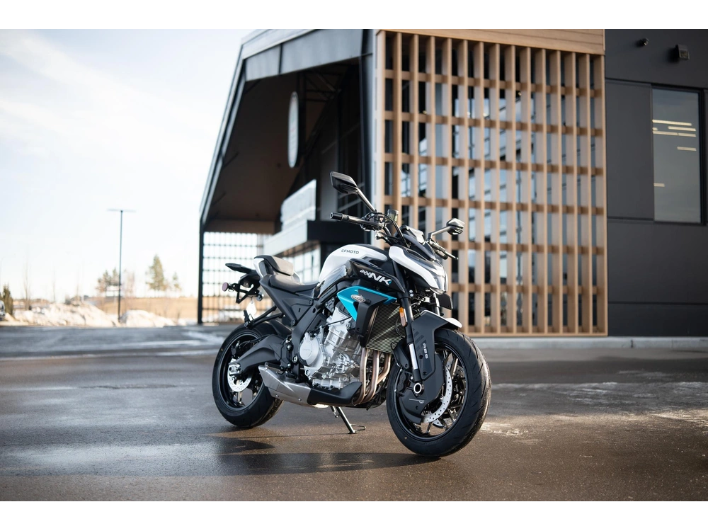 2026 Cfmoto 675nk alt