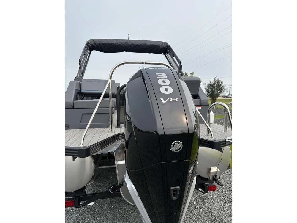 2025 Manitou Explore 24 Switchback Trifold 300 Mercury & Trailer alt