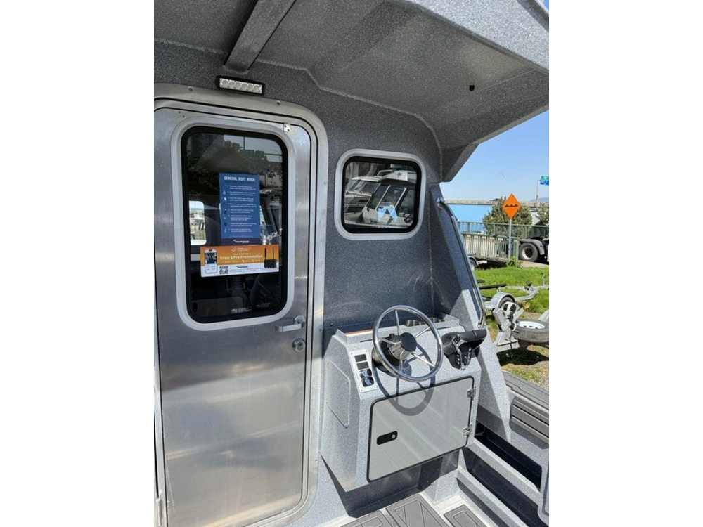 2025 Kingfisher 2725 Xrs alt