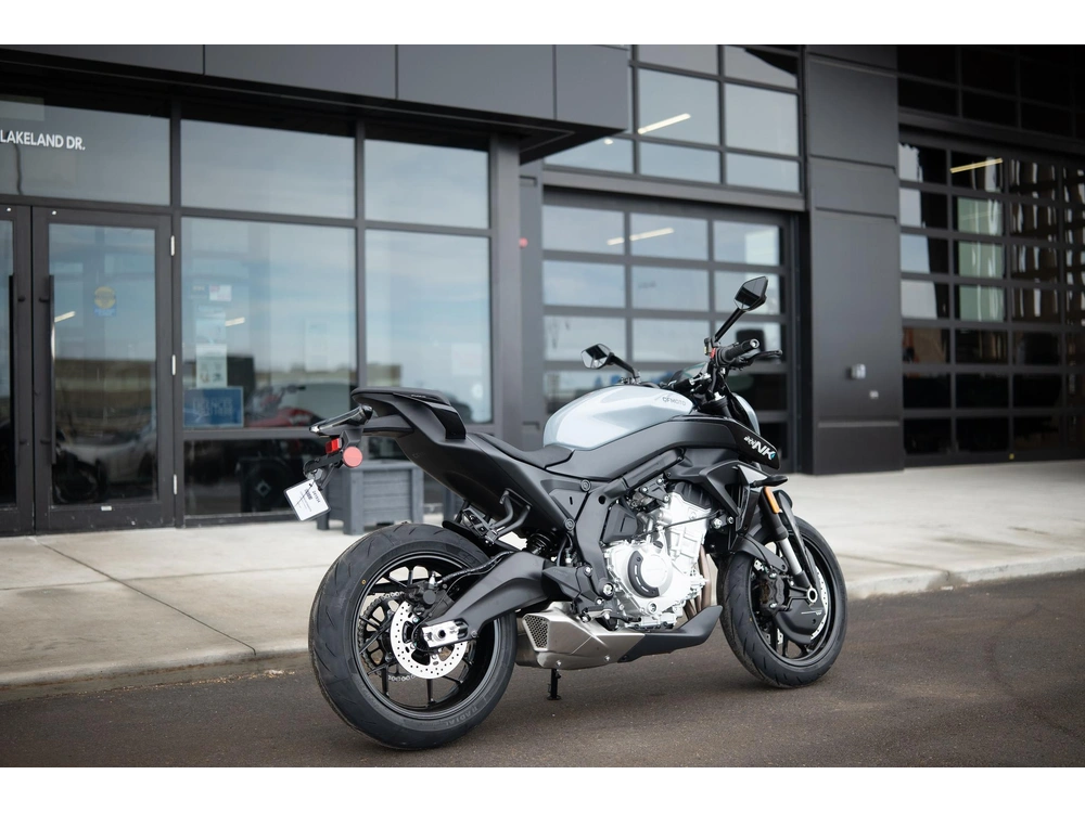 2026 Cfmoto 675nk alt