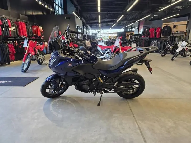 2025 Honda NT1100 ABS thumbnail 6
