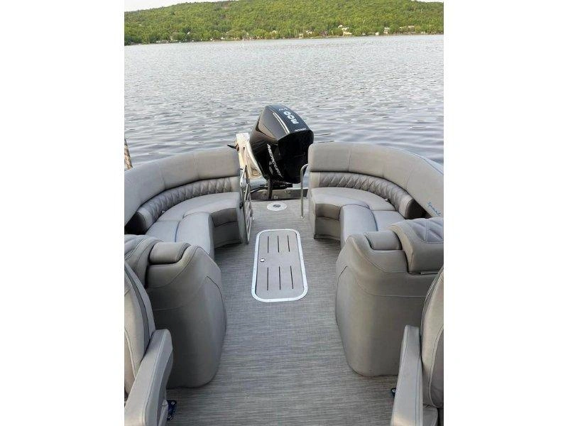 Bennington Marine Bennington 25 Rrfbast 2023 alt