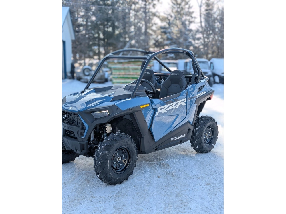 Polaris Rzr Trail Sport - Zenith Blue 900 | 🌍 Concurrents : Maverick Trail / Talon 1000 🌍 | 2026 alt