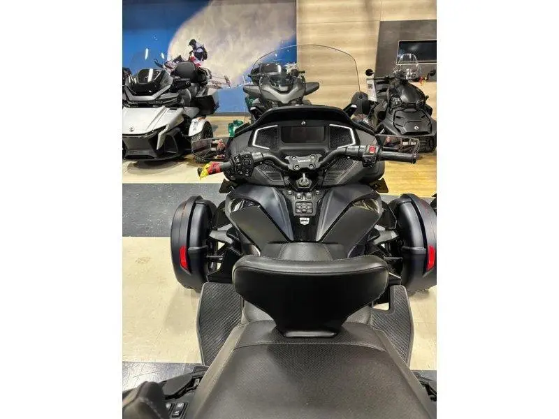 2022 Can-Am SPYDER RT Sea to sky