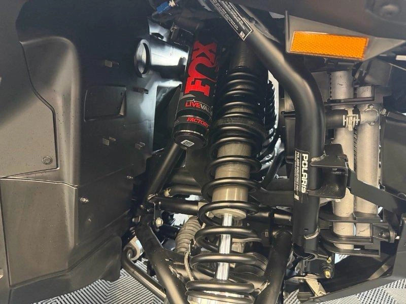 Polaris Rzr Pro Xp Ultimate 2026 alt