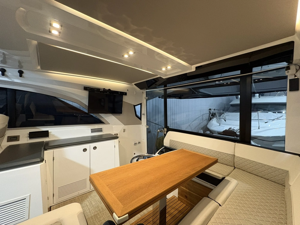 2022 Jeanneau Leader 46 alt