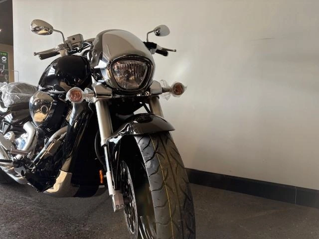 Suzuki M109r 2025 alt