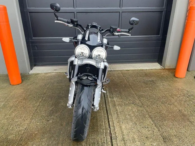 2022 Triumph Rocket 3 R thumbnail 7
