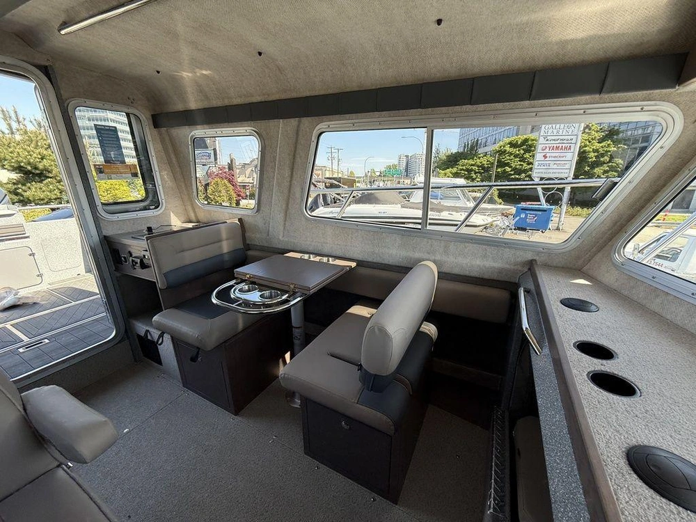 2025 Kingfisher 2725 Xrs alt