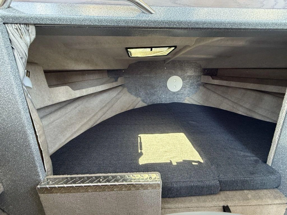 2025 Kingfisher 2725 Xrs alt