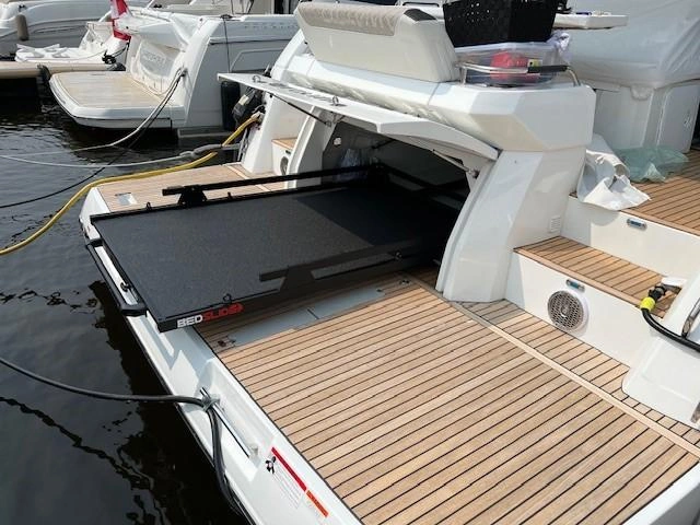2022 Jeanneau Leader 46 alt