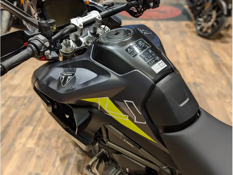 2026 Triumph Tiger 1200 Desert Edition // Satin Granite