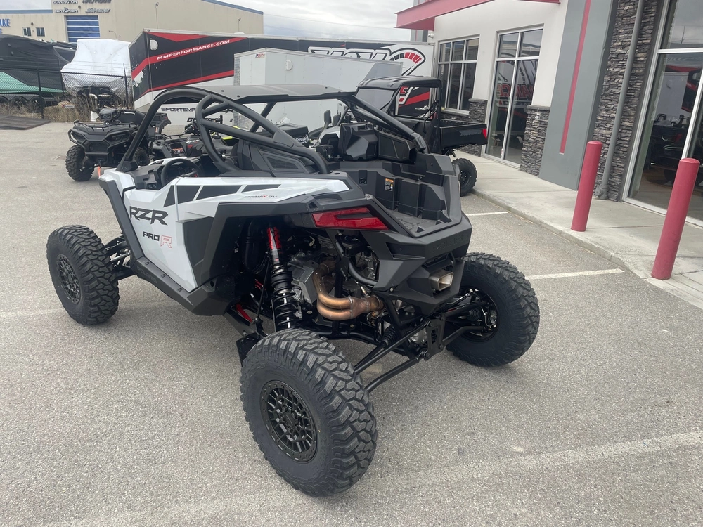 2026 Polaris Rzr Pro R Ultimate - Ghost White Metallic alt