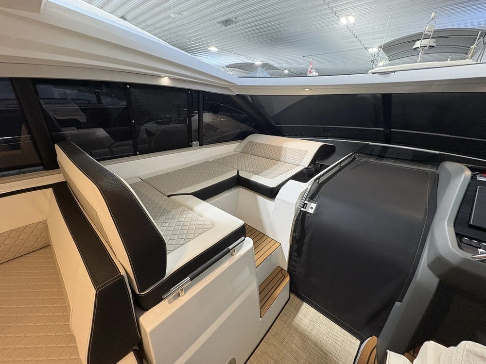 2022 Jeanneau Leader 46 alt