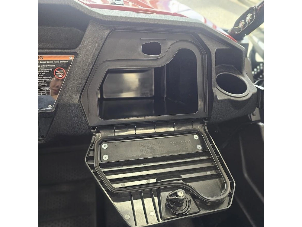 2025 Honda Pioneer 1000 Base alt